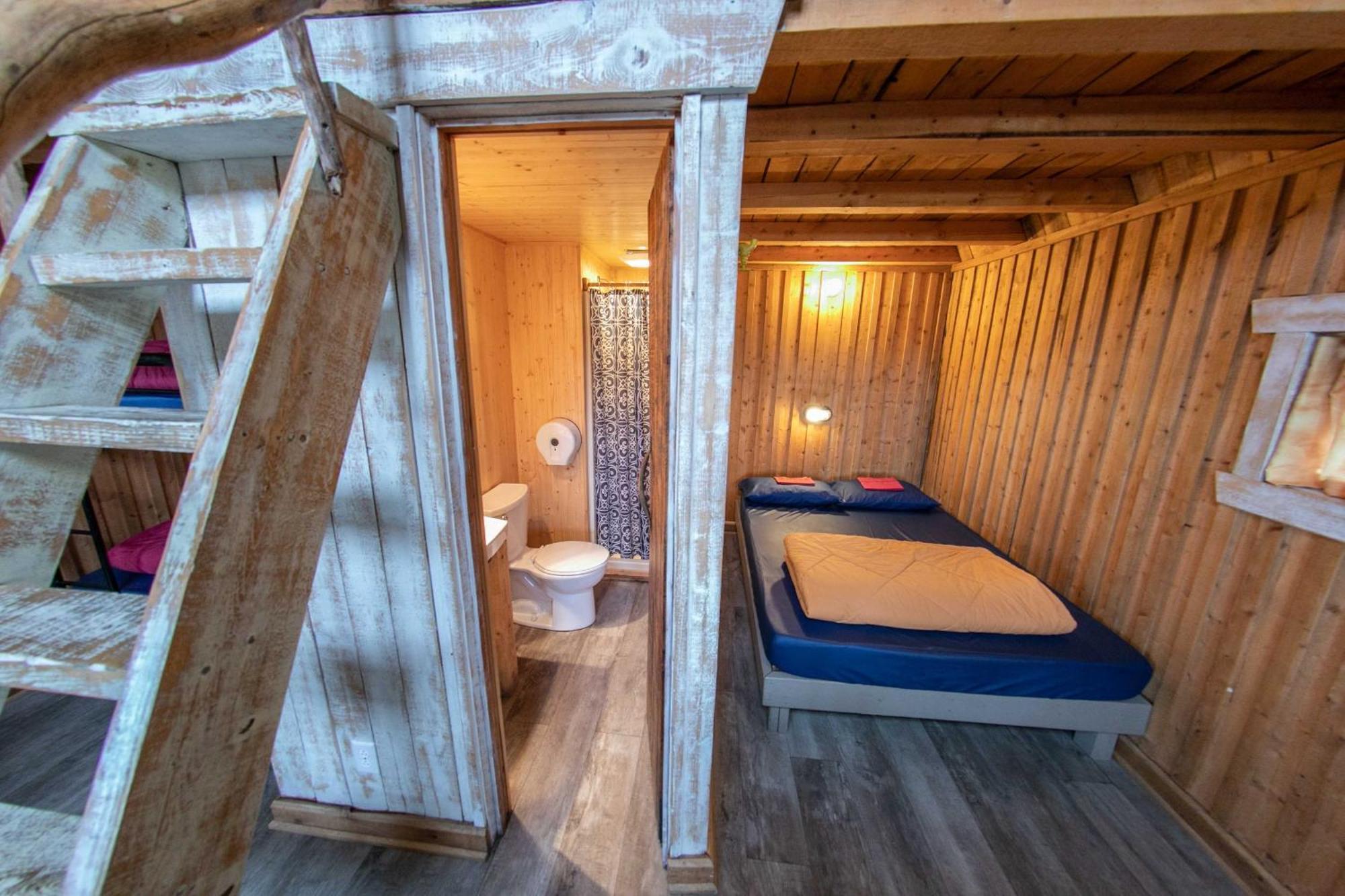 Auberge Festive Sea Shack Sainte Anne des Monts Luaran gambar