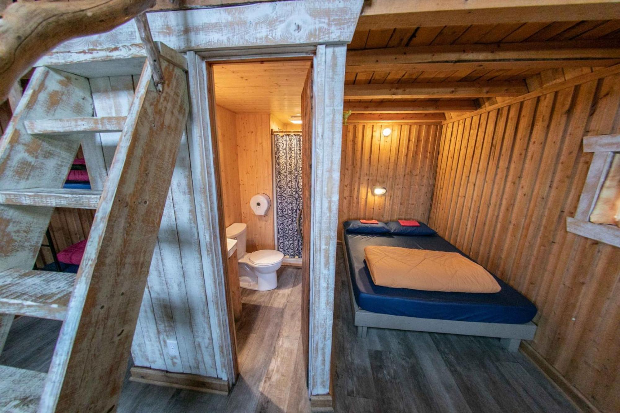Auberge Festive Sea Shack Sainte Anne des Monts Luaran gambar